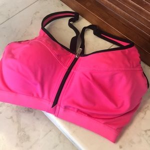 Victoria’s Secret knockout sports bra 34DD